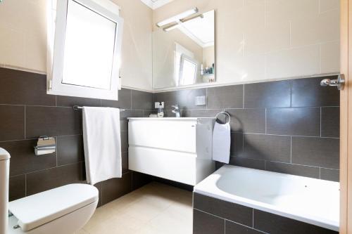 Vila-real Villa Sleeps 8 Pool Air Con Wifi