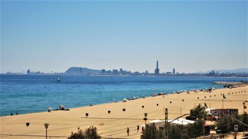 Yolanda Seaview & Beach Apartment