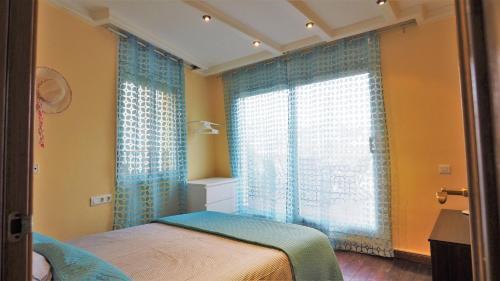 Yolanda Seaview & Beach Apartment