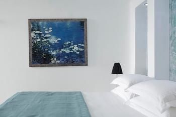 Hotel Above Blue Suites