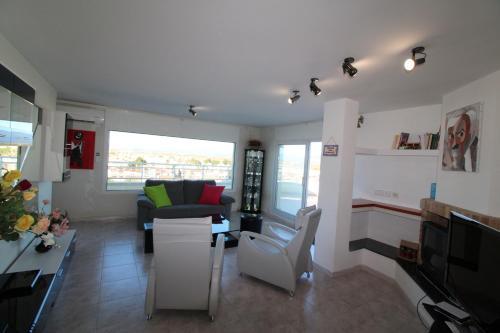 Apartamento �tico Club N�utico Ref. 239