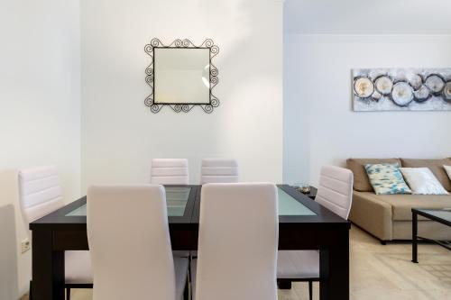 Estepona Beach Apartment By Dahlia Group