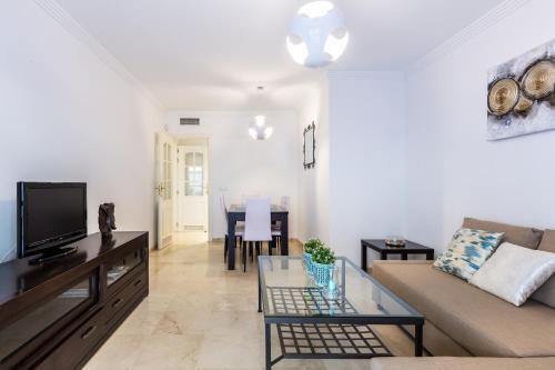Estepona Beach Apartment By Dahlia Group