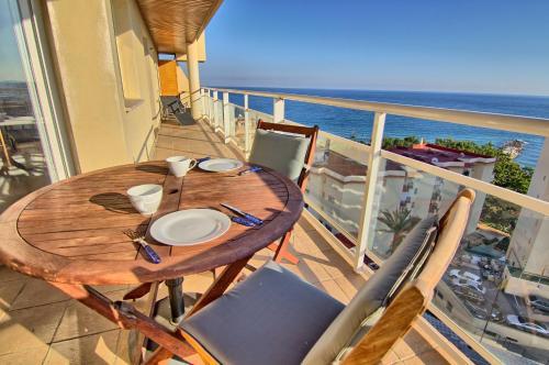 Apartamento Carvajal Seafront Penthouse