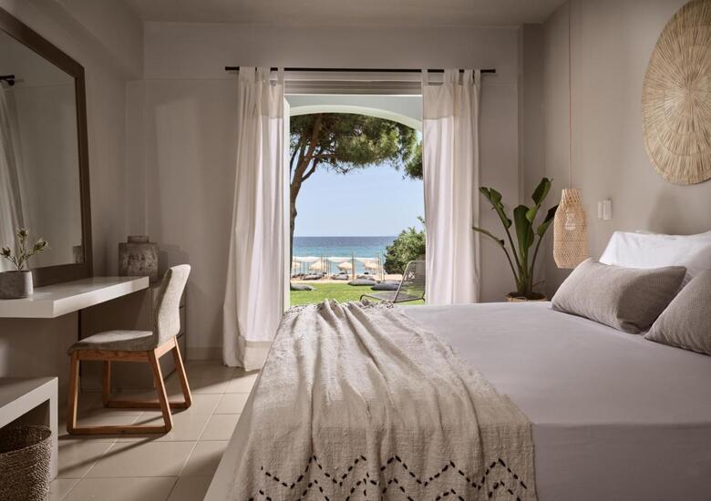 Bay Hotel And Suites