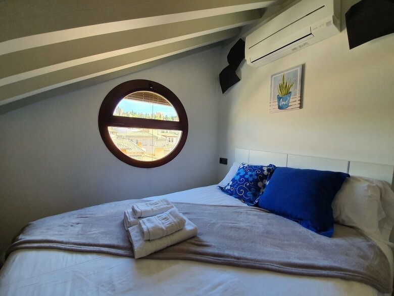 Apartamentos Escudo Del Carmen 19