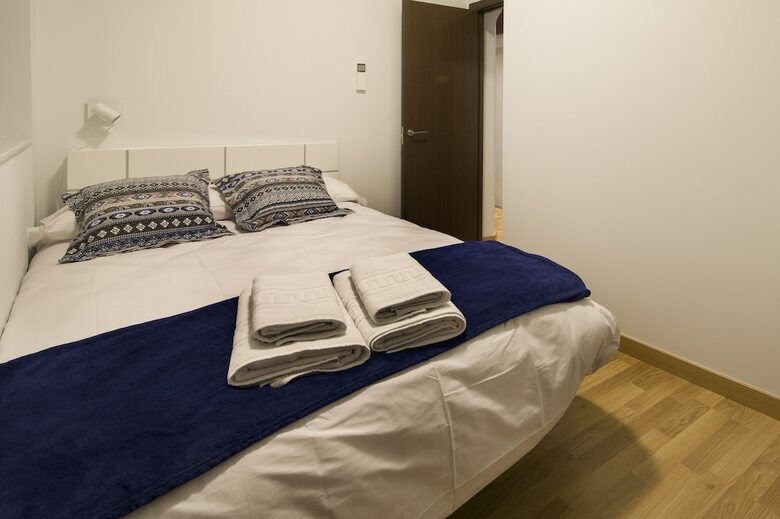 Apartamentos Escudo Del Carmen 19