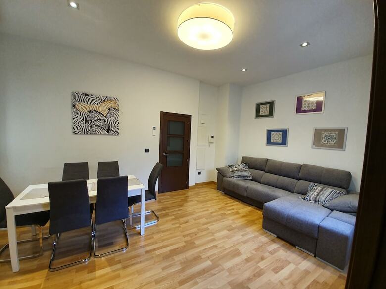 Apartamentos Escudo Del Carmen 19