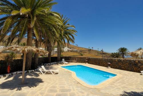 Villa North Share Pool!