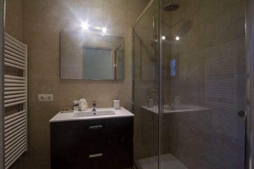 Ibiza Town Villa Sleeps 9 Pool Air Con Wifi