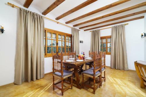 Villa Mieres
