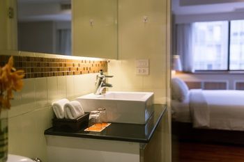 Hotel Bandara Suites Silom Bangkok