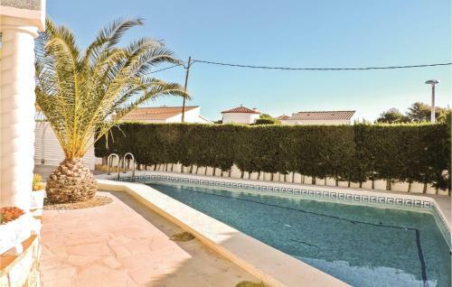 Three-bedroom Holiday Home In L'ametlla de Mar