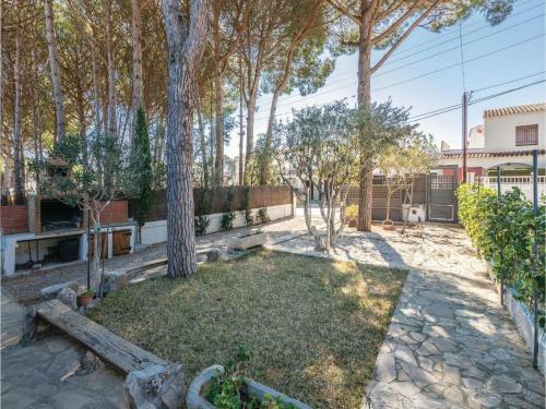 Three-bedroom Holiday Home In L'escala