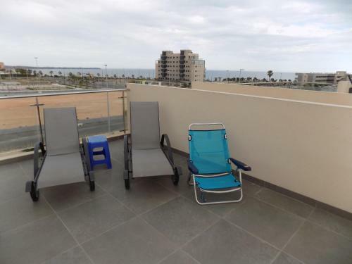 Top Floor Apartment By The Sea