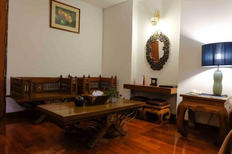 Hotel Karinthip Village