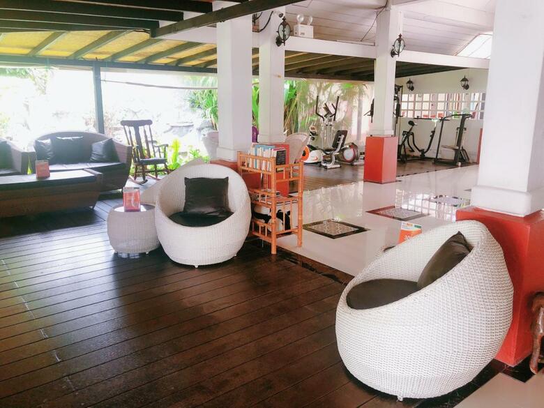 Hotel Karinthip Village