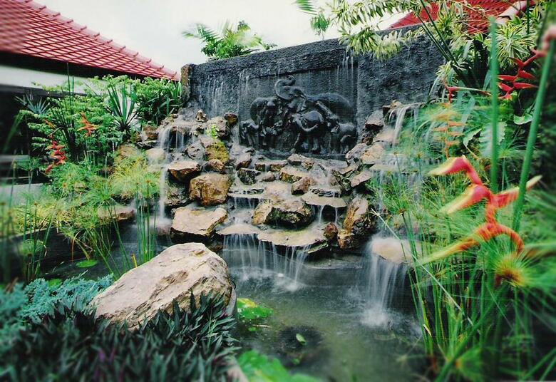 Hotel Karinthip Village