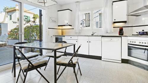 Llafranc Apartment Sleeps 8