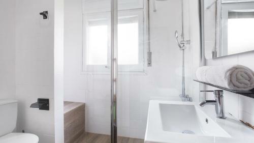 Llafranc Apartment Sleeps 5 T223574