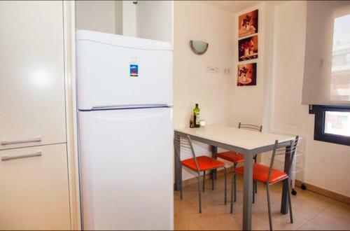 Apartment Equipped With 2 Fenals Rooms With Pool