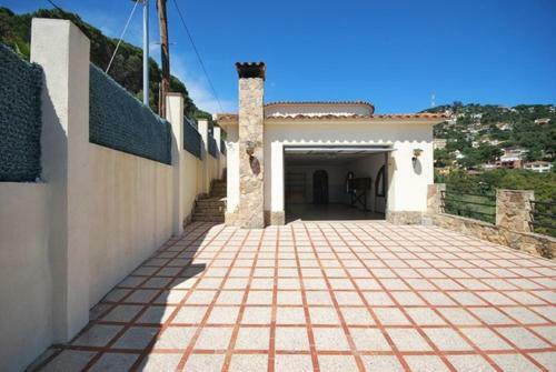 Lloret De Mar Villa Sleeps 16 Pool Wifi