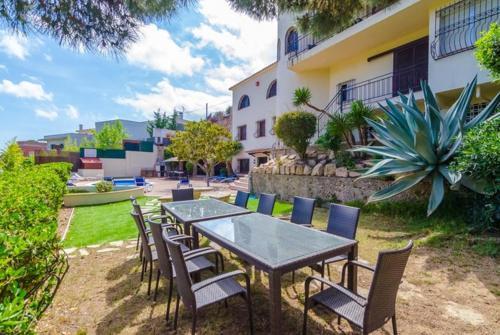 Lloret De Mar Villa Sleeps 16 Pool Wifi