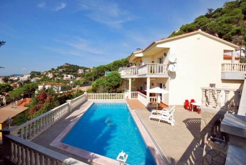 Lloret De Mar Villa Sleeps 8 Pool