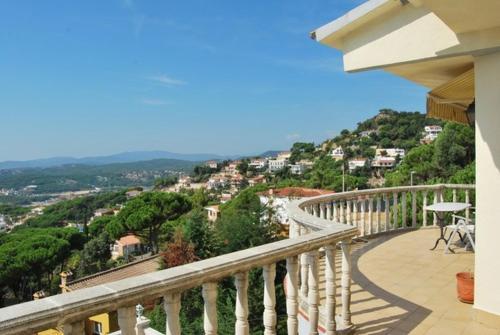 Lloret De Mar Villa Sleeps 8 Pool