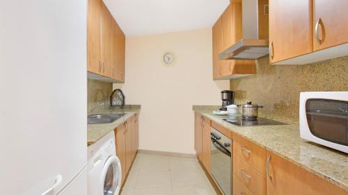 Lloret De Mar Apartment Sleeps 5