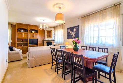 Lloret De Mar Villa Sleeps 11 Pool Air Con Wifi