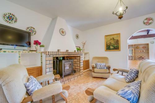 Lloseta Villa Sleeps 4 Pool Air Con Wifi
