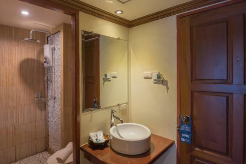 Hotel Mac Resort