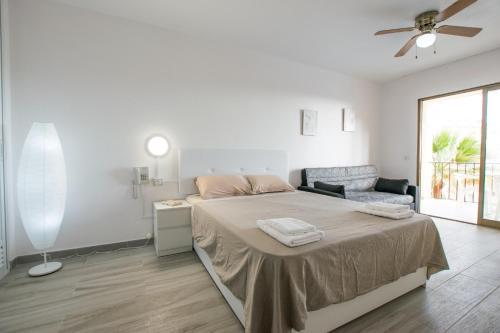 Apartment With Heated Pool In Los Cristianos