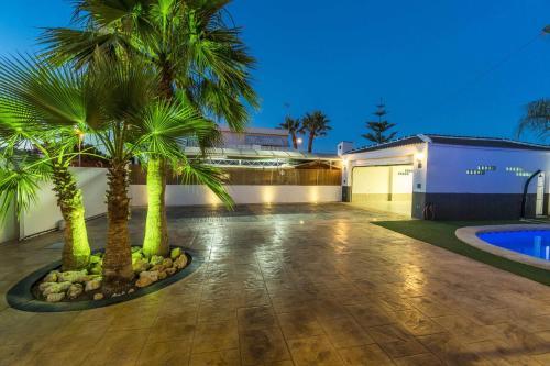 Los Dolses Villa Sleeps 8 Pool Wifi