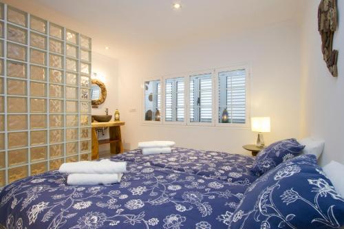 Pebbles Sea Front Apartment