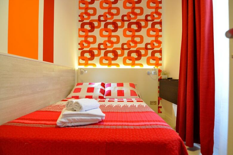 Albergue Far Home Plaza Mayor