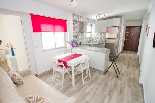Modish 3 Bedrooms Apartment