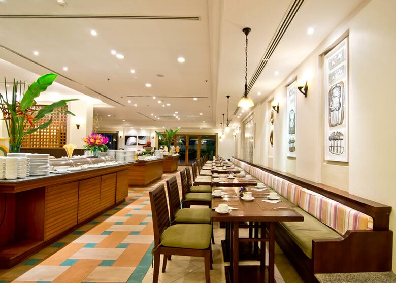 Hotel Ravindra Beach Resort And Spa
