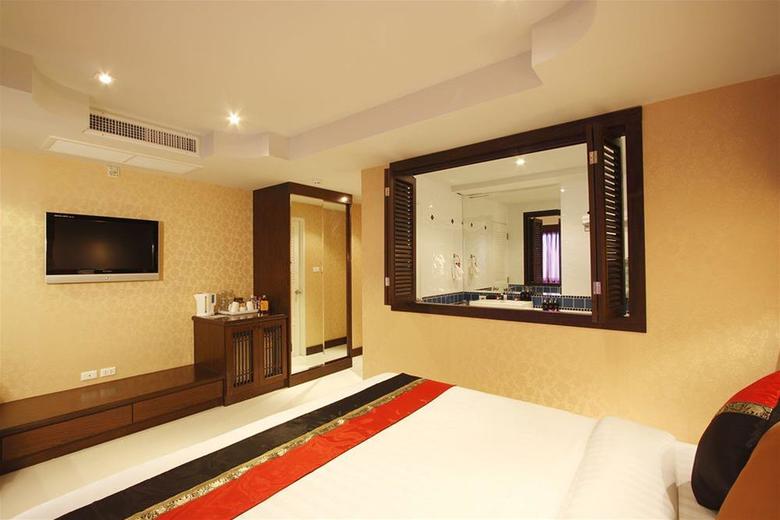 Hotel Rayaburi Patong