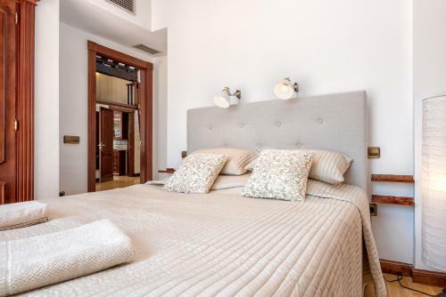 Two-bedroom Apartment With Terrace Pastor