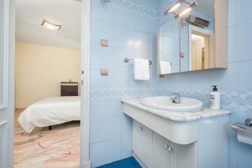 Three-bedroom Apartment Amalia
