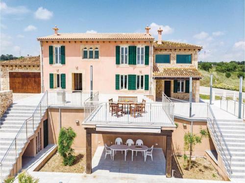 Five-bedroom Holiday Home In Manacor
