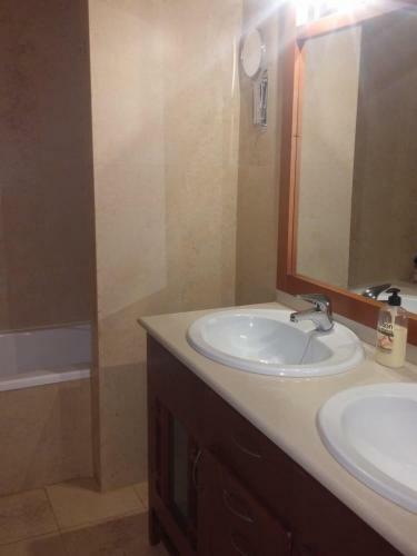 Duquesa Regent Apartment