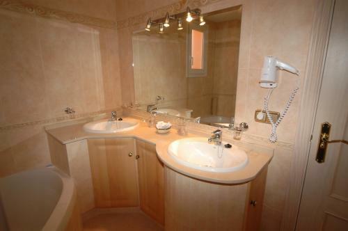 Apartamento Marbella Beach Resort At Club Playa Real