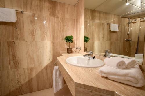 Apartamento Stunning Modern Holiday Home In Elviria Marbella