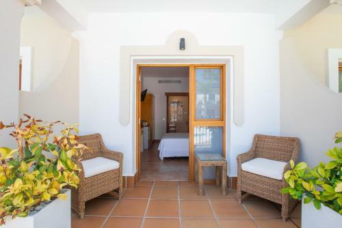 Paloma Blanca Boutique Hotel