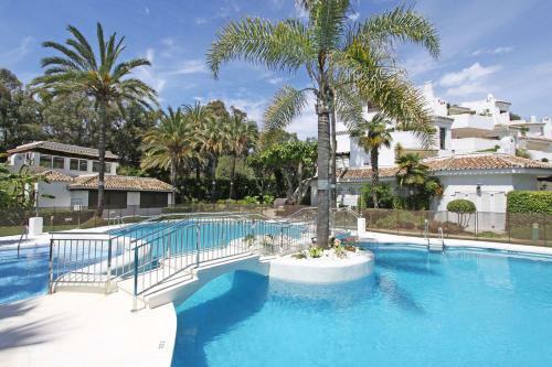 1096 Beachfront 50 Meter 2 Design Apartments 3 Pools