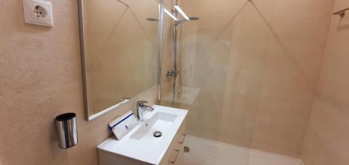 Excellent One Bedroom Apartment With Sea Views