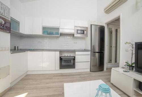 Lightbooking- Aguila Playa Beach Apartment